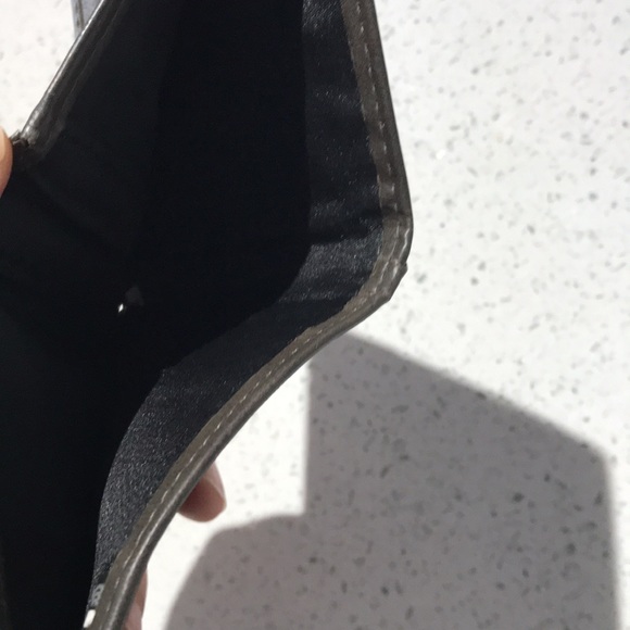 Kenneth Cole Reaction Wallet - Picture 5 of 6